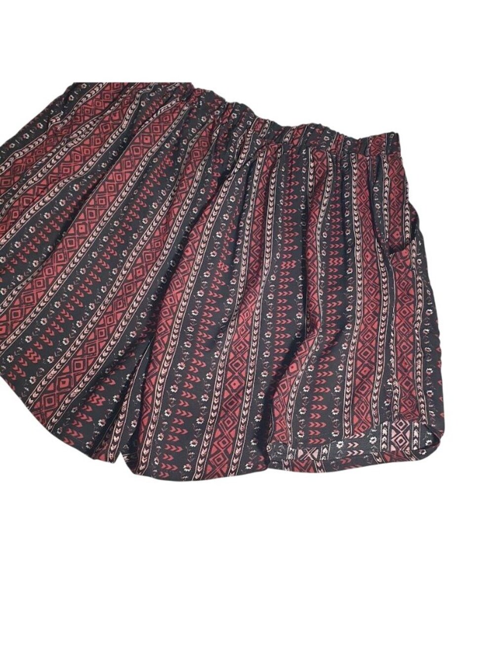 Rue Plus Womens 2X Lightweight Printed Rayon Shorts Elastic Waistband Black Red - Picture 8 of 9